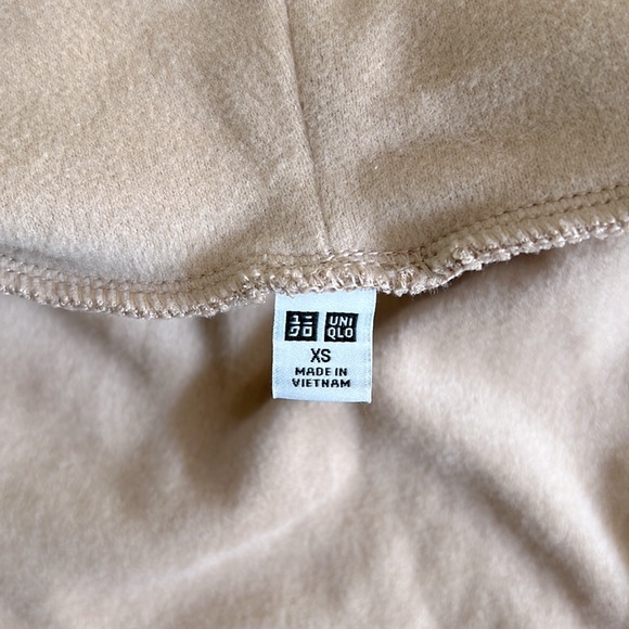 Uniqlo heat tech turtleneck shirt - Picture 2 of 2